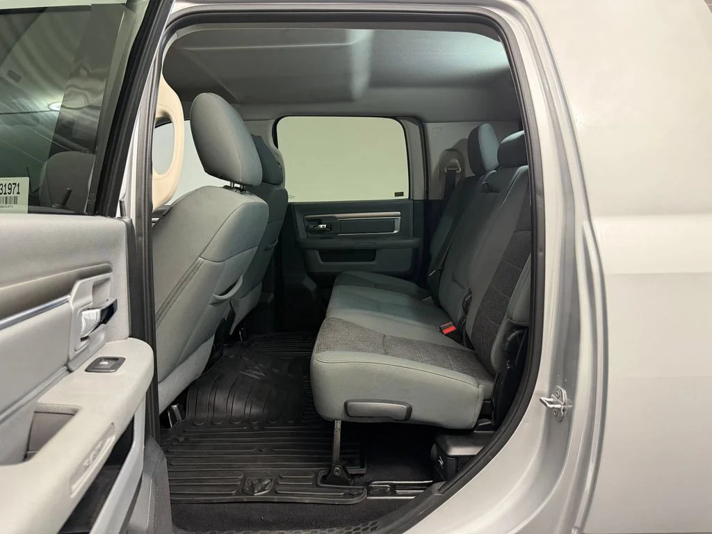 Used 2015 Bright Silver Metallic Clearcoat Ram Big Horn image 27