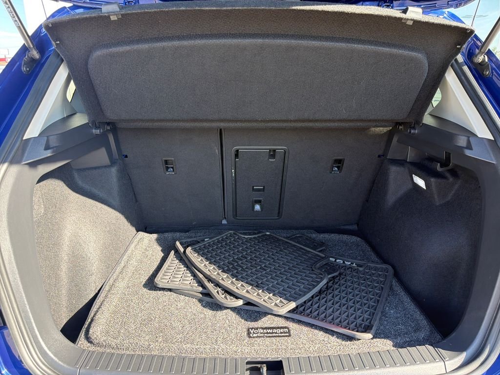 Certified Used 2024 Dusk Blue Metallic Volkswagen 1.5T SE image 25