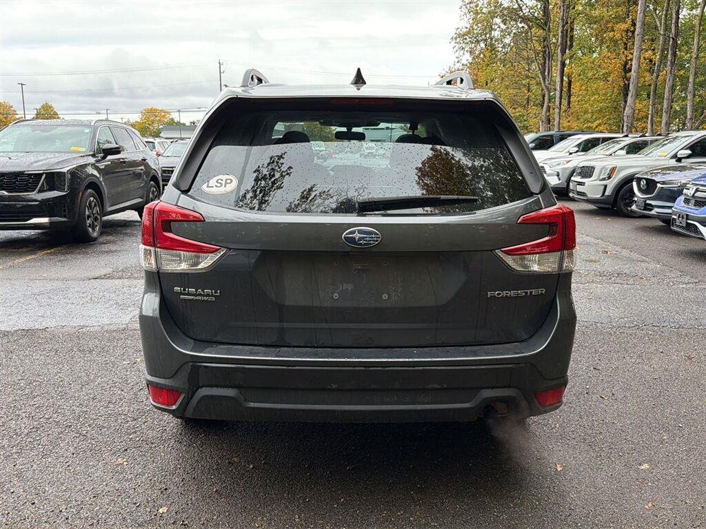Used 2024 Magnetite Gray Metallic Subaru Premium image 9
