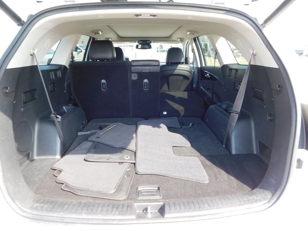 Used 2020 White Kia SX image 25