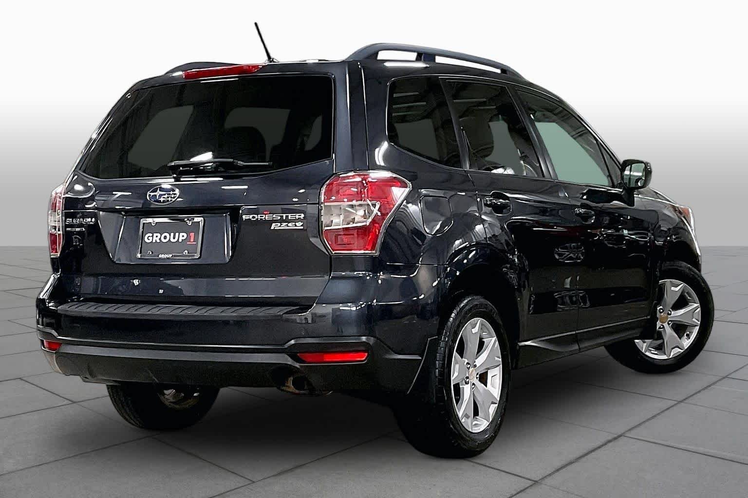Used 2015 Dark Gray Metallic Subaru 2.5i Premium image 13