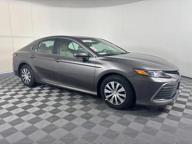 Used 2023  Toyota Hybrid LE image 31