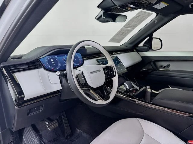 Certified Used 2025 White Land Rover Dynamic SE image 9