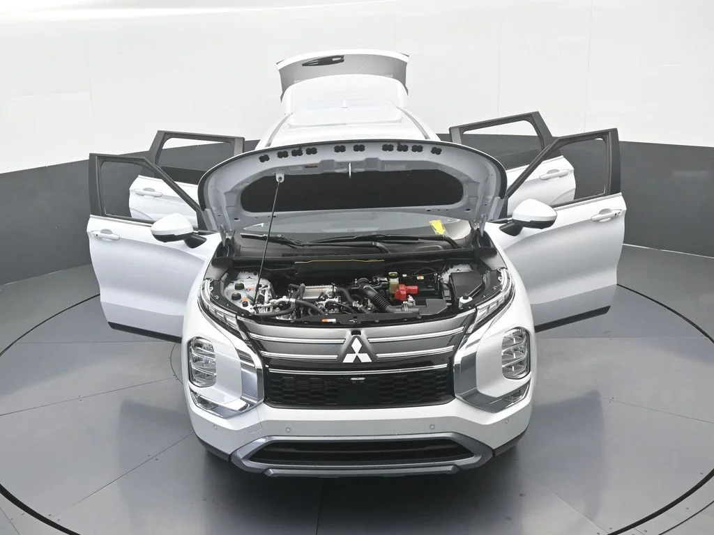 New 2026 Diamond White Mitsubishi SE image 80