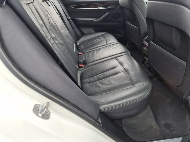 Used 2019 Black BMW M550i xDrive image 26