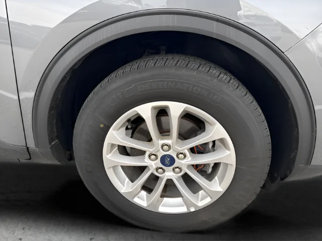 Used 2022 Gray Ford SE image 26