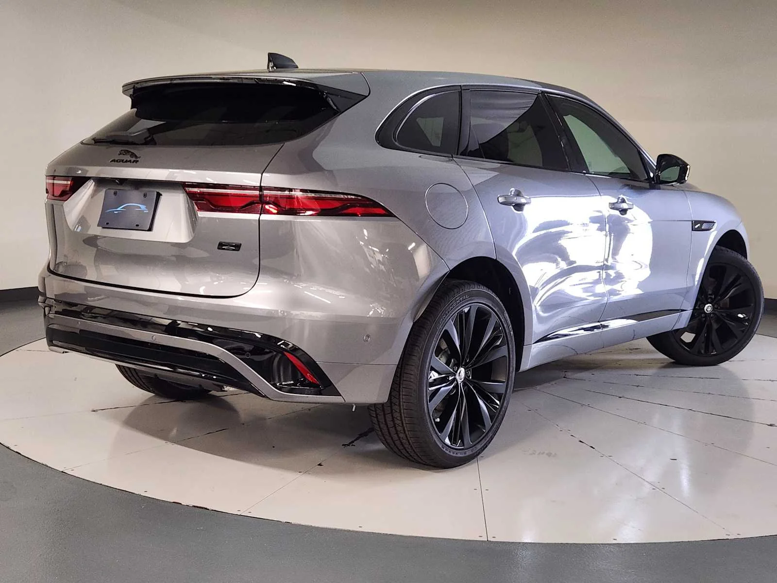 New 2026 Eiger Grey Metallic Jaguar R-Dynamic S image 2