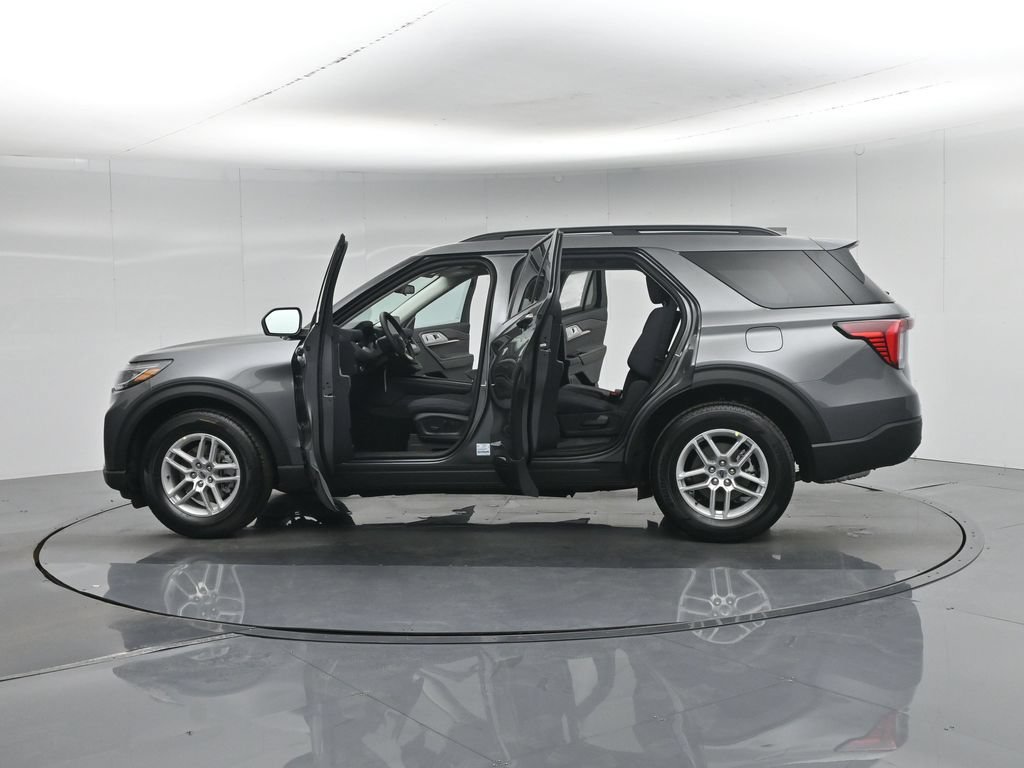 New 2026 Carbonized Gray Metallic Ford Active image 35