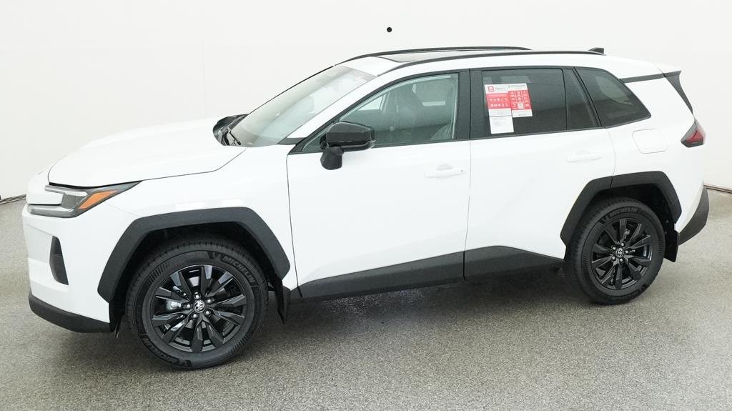 New 2026 Ice Cap Toyota XLE Premium image 5