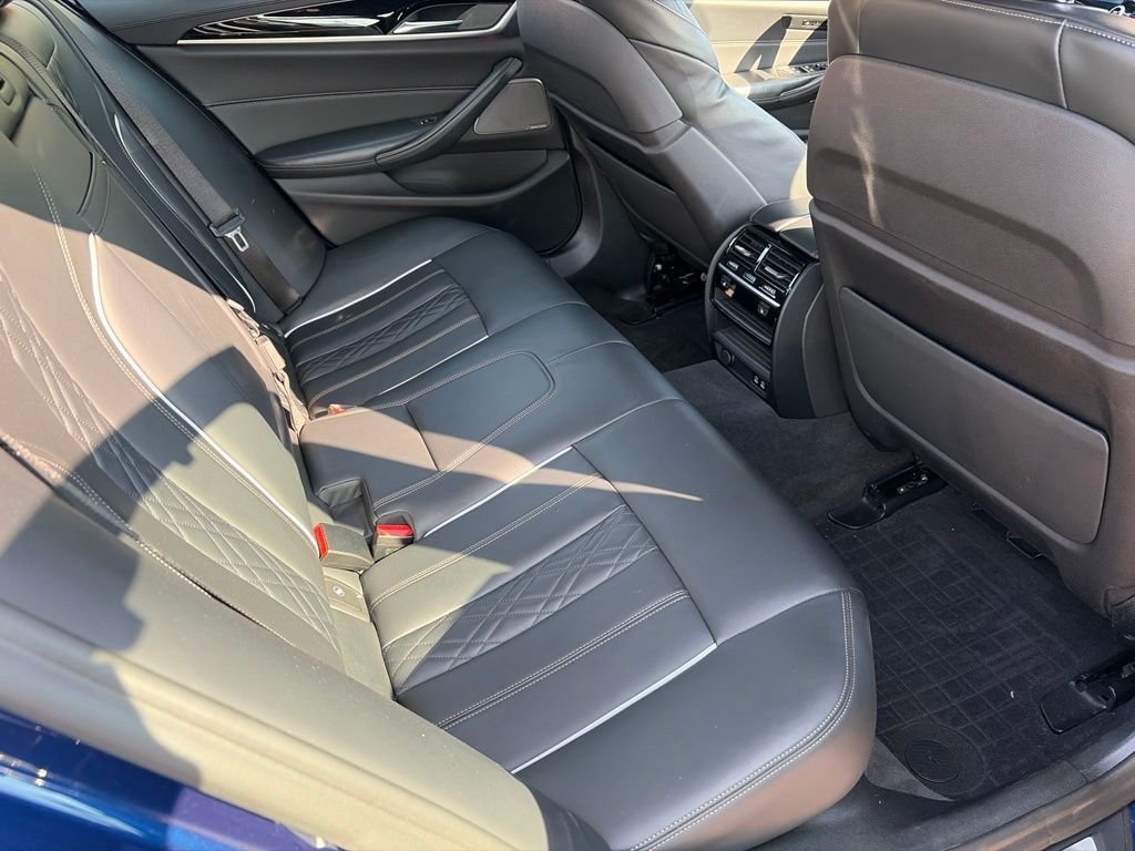 Used 2020 Blue BMW M550i xDrive image 13