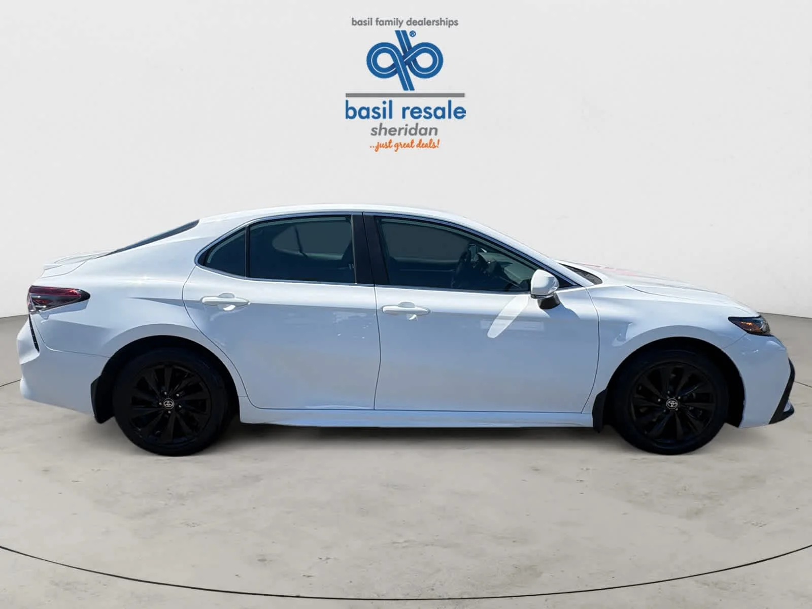 Used 2024 Ice Cap Toyota SE image 8