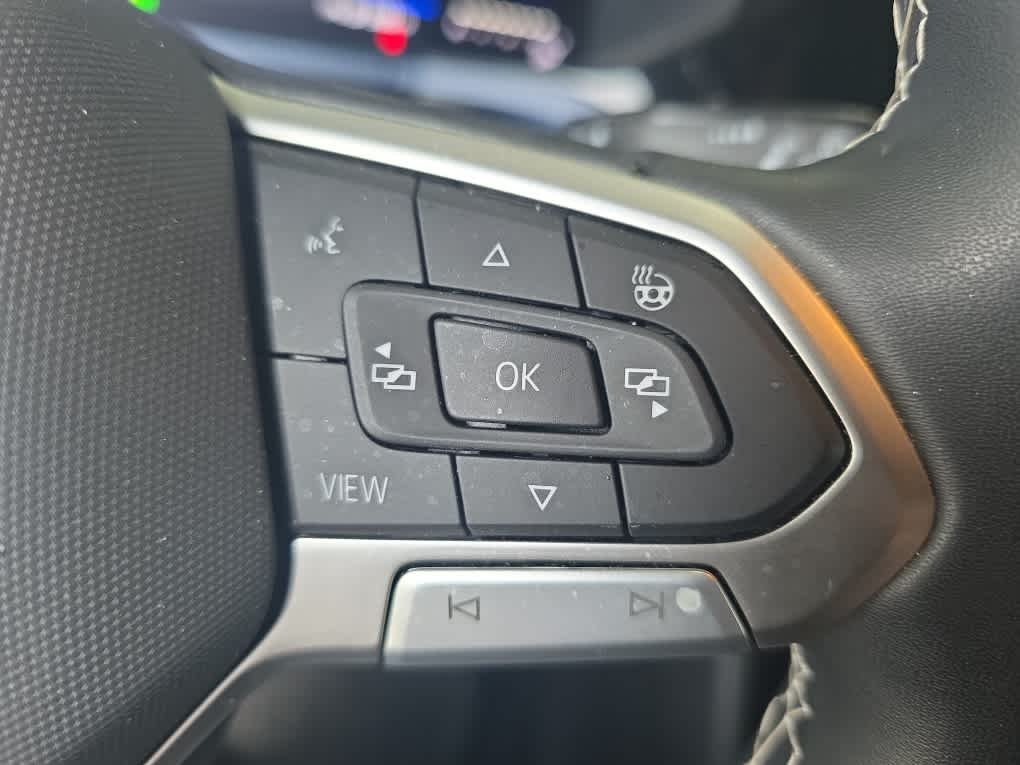Certified Used 2023 Pure Gray Volkswagen SE image 8