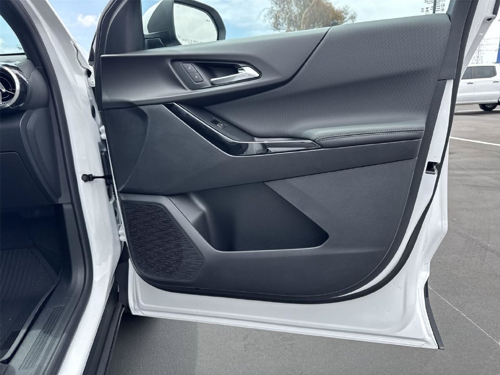 New 2026 Summit White Chevrolet LT image 32