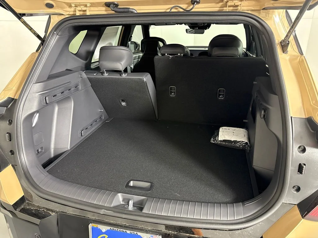 New 2027 Terrain Brown / Black Roof Kia X-Line S image 21