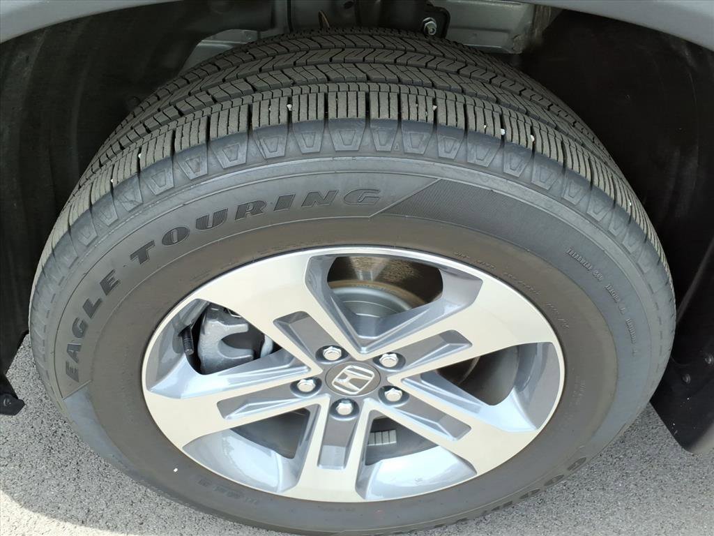 Certified Used 2025 Lunar Silver Metallic Honda AWD EX-L image 65