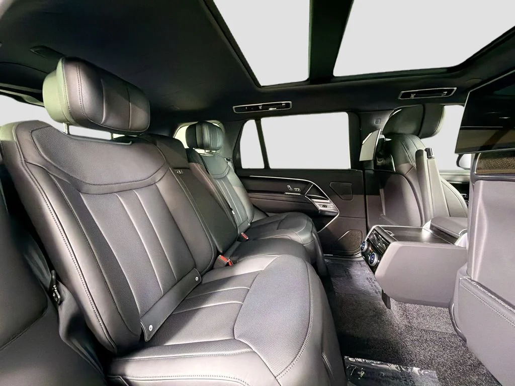 Used 2026 Black Land Rover Autobiography image 30