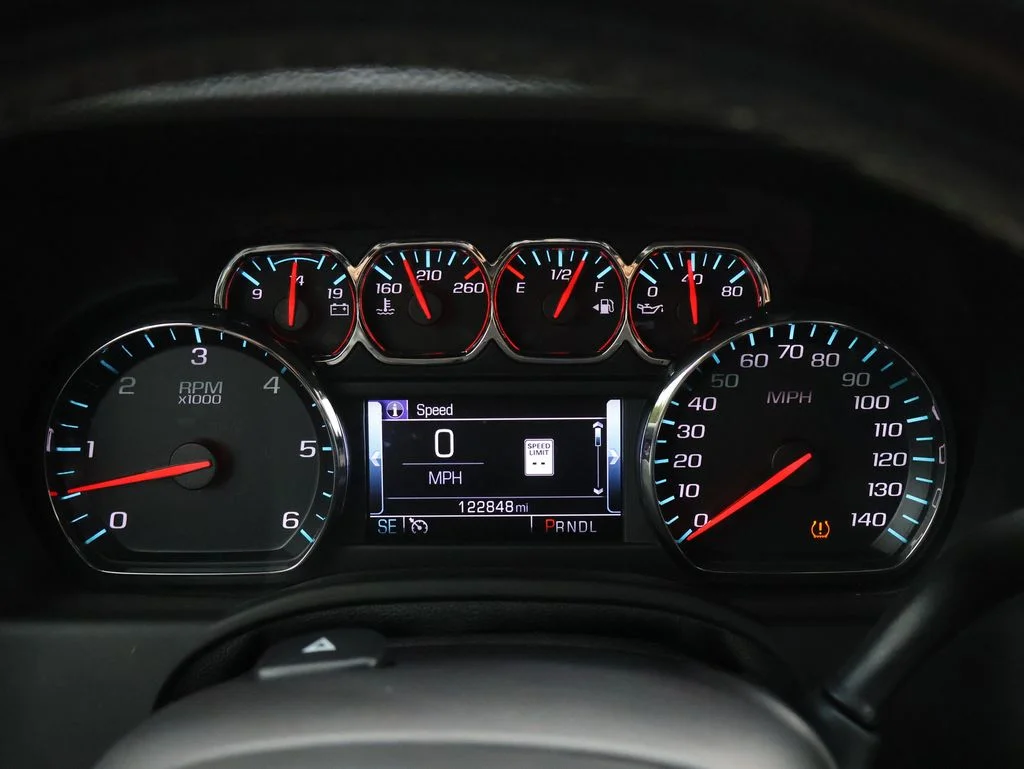 Used 2018 Gray Chevrolet LT image 30