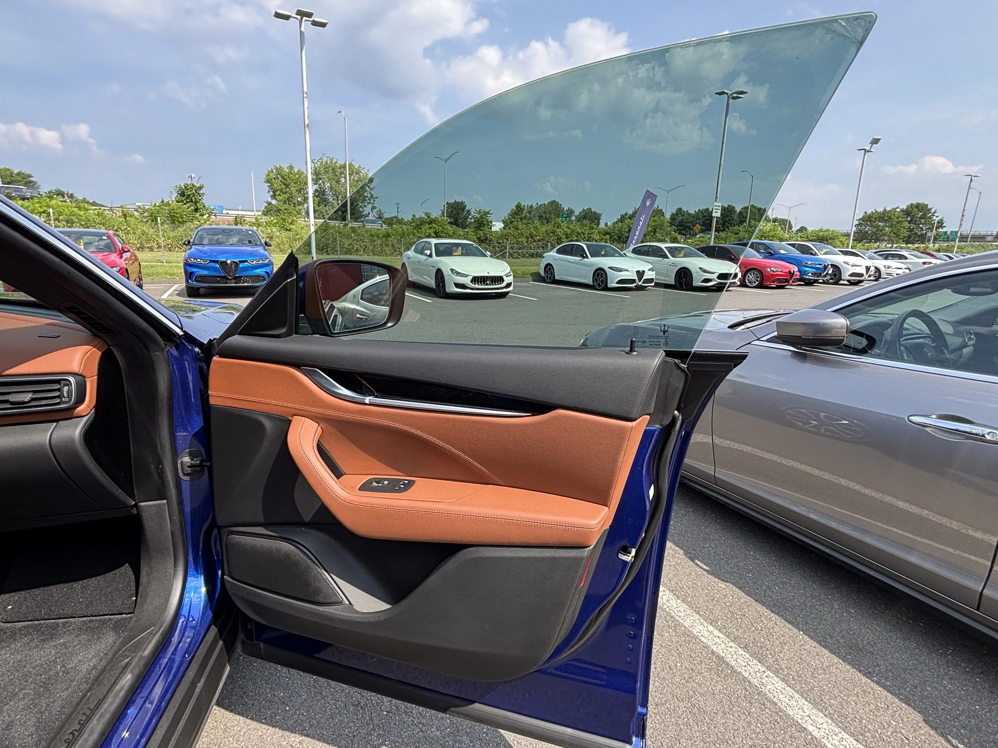 Used 2021 Blu Emozione Metallic Maserati S image 31