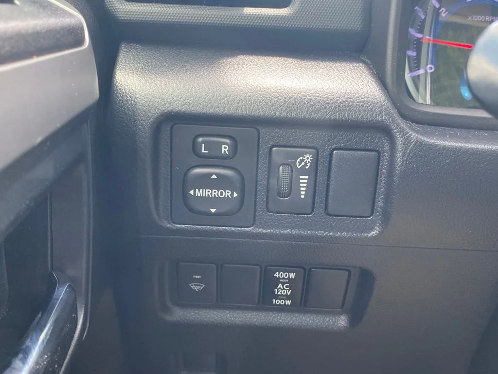 Used 2017 White Toyota SR5 Premium image 26