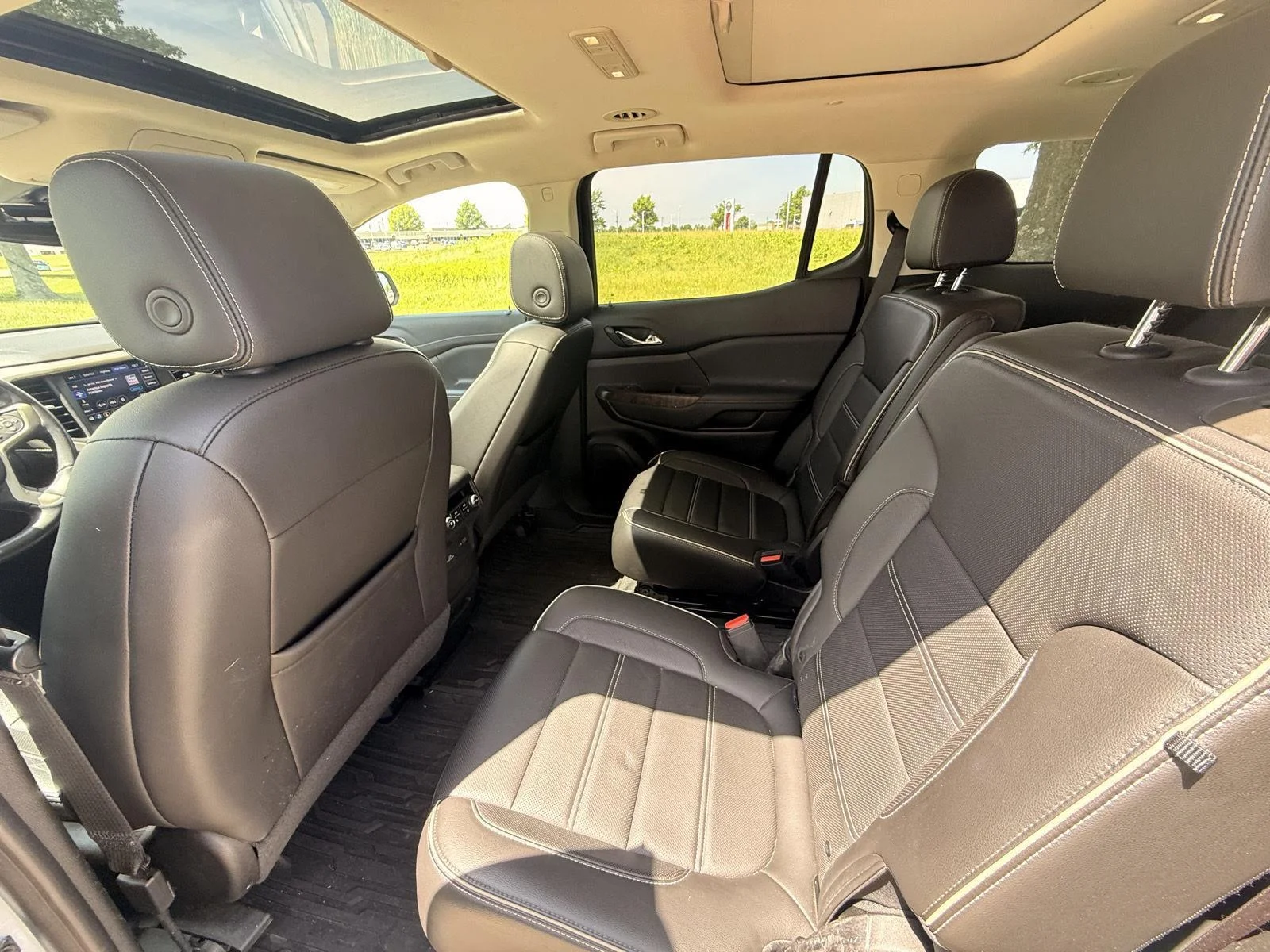 Used 2020 White Frost Tricoat GMC Denali image 9