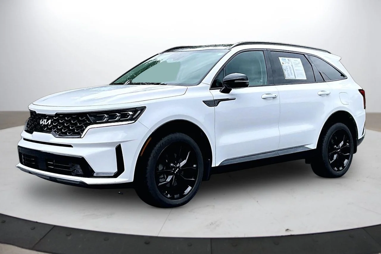 Certified Used 2022 White Kia SX image 4