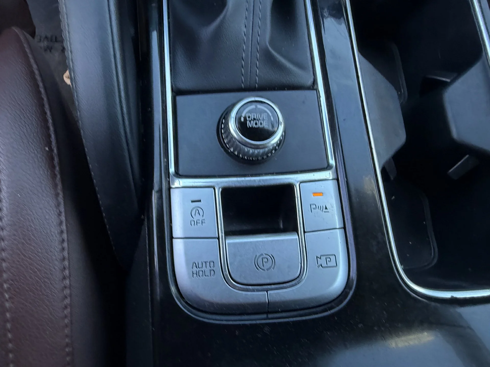 Used 2025 Glacial White Pearl Kia SX image 9