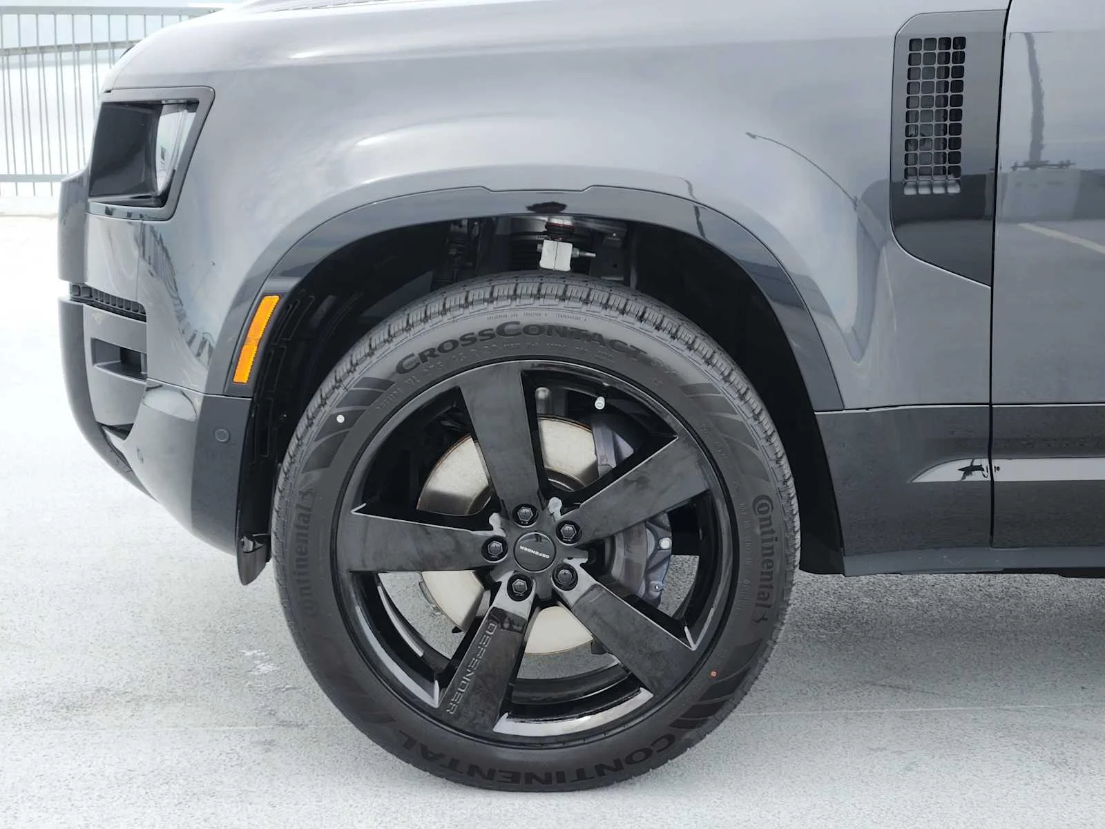 New 2026 Carpathian Grey LAND ROVER X-Dynamic SE image 9