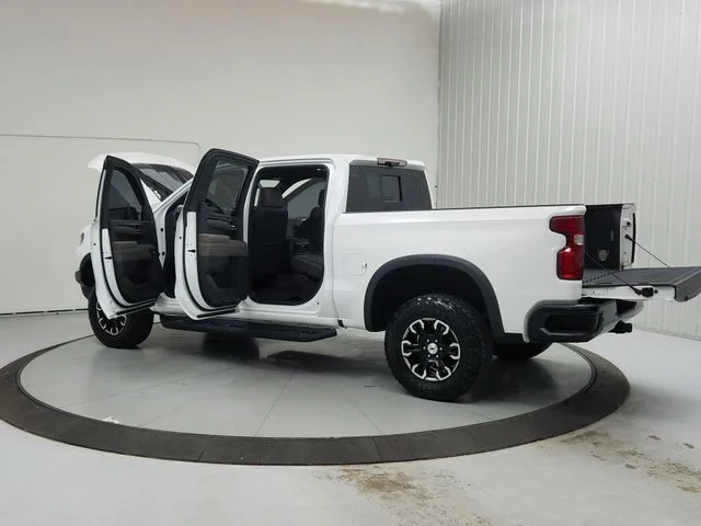 Used 2022 White Chevrolet ZR2 image 13