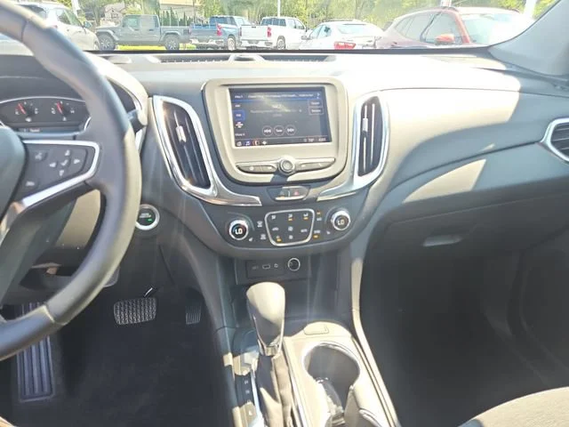 Used 2024 Summit White Chevrolet LT image 17