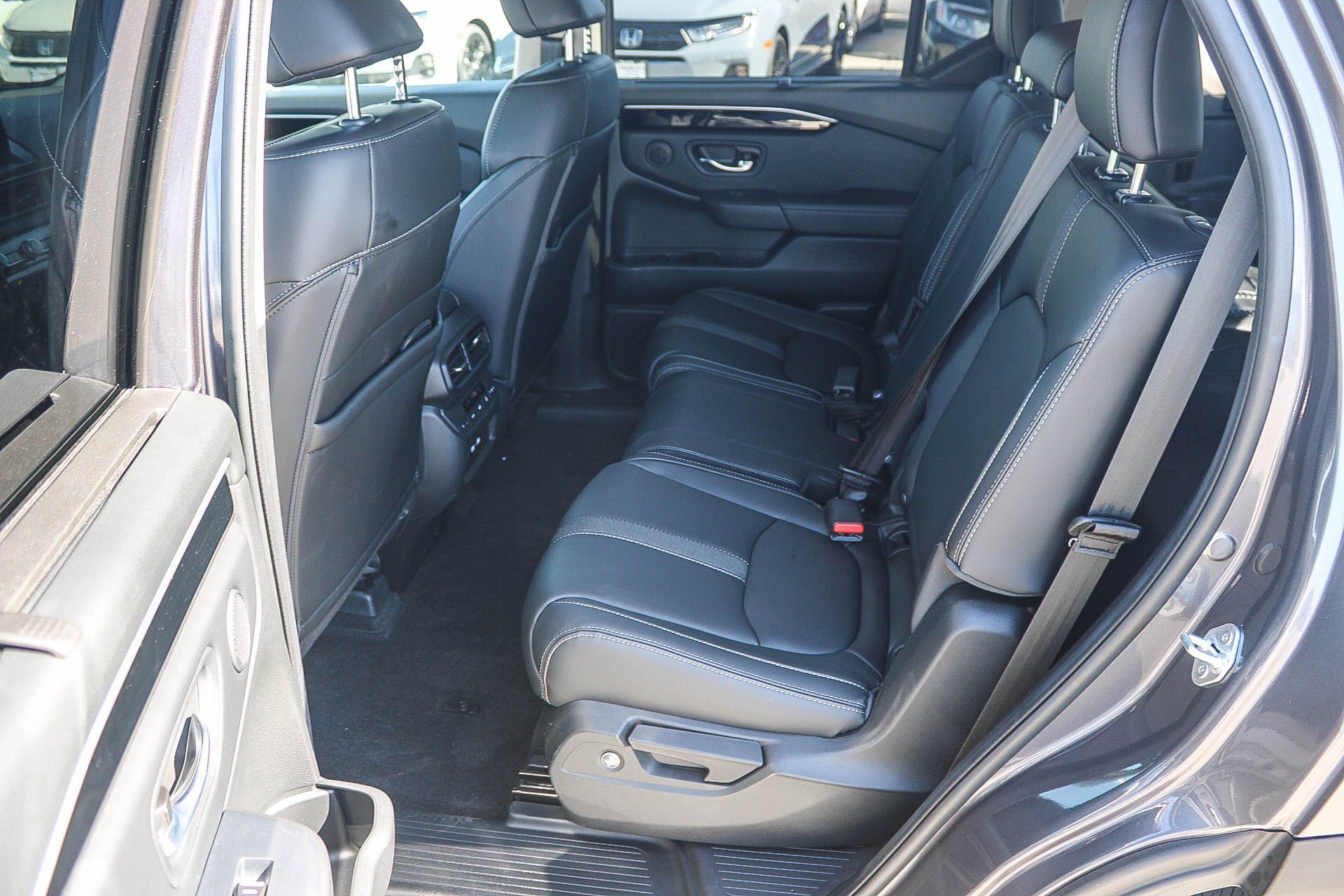Certified Used 2023 Modern Steel Metallic Honda AWD EX-L image 45