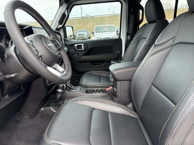 2025 Jeep Wrangler 4-Door Sahara - Photo 5
