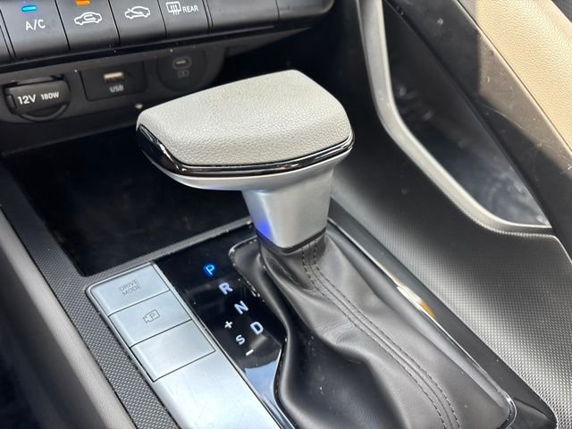 Certified Used 2024 Black Hyundai SE image 28