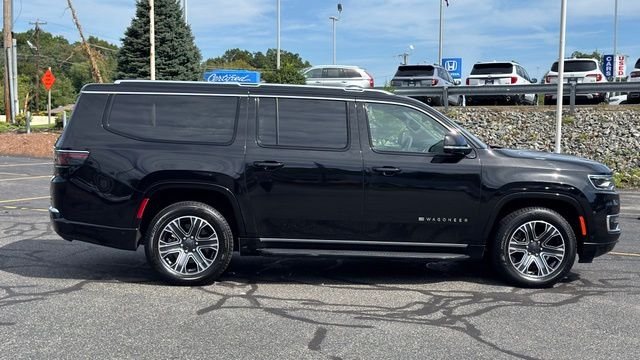 Used 2024 Diamond Black Crystal Pearlcoat Jeep Base image 7