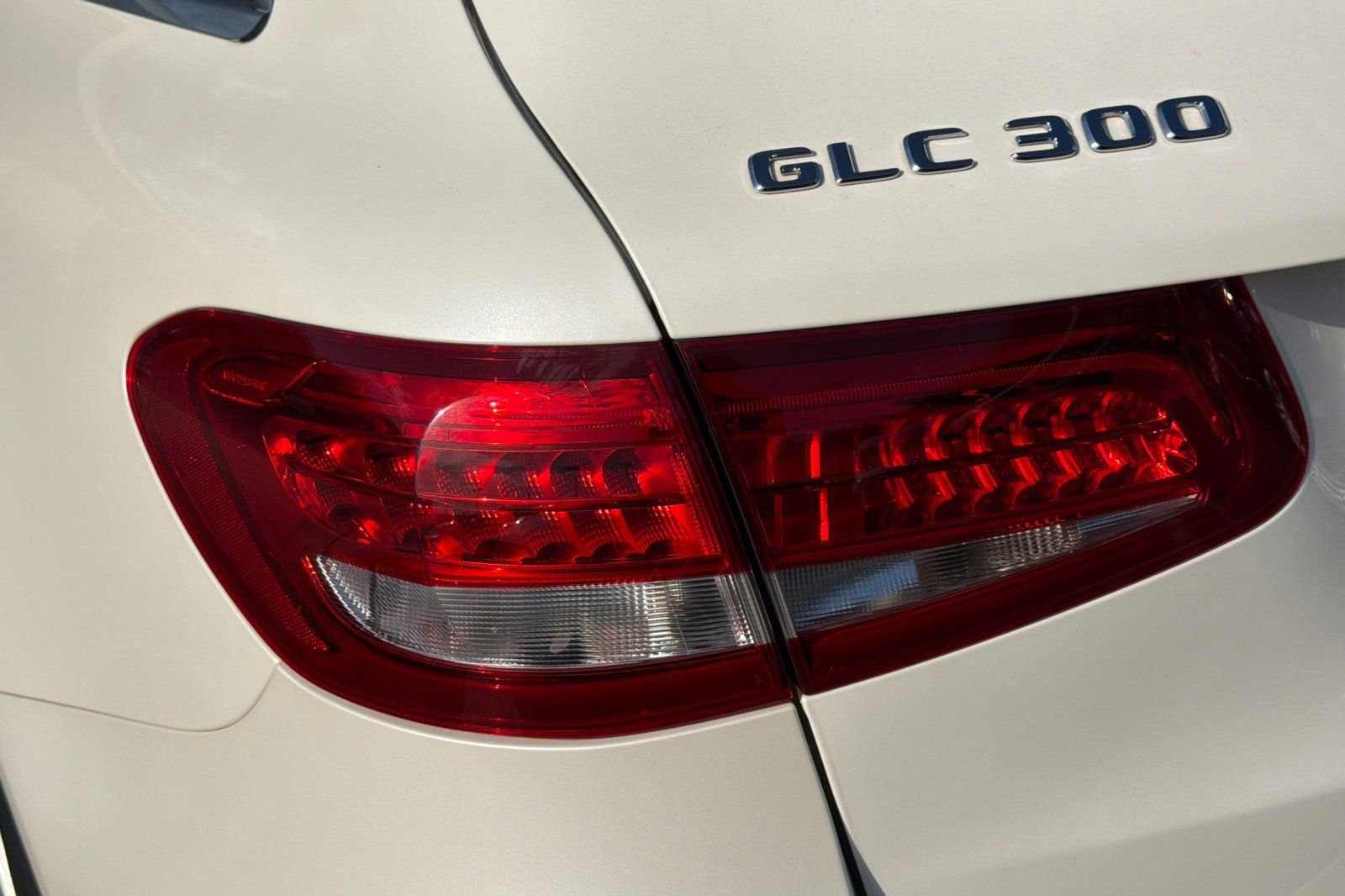 Used 2017  Mercedes-Benz GLC 300 image 13