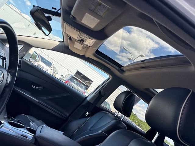 Used 2014 Blizzard Pearl Toyota XLE image 16