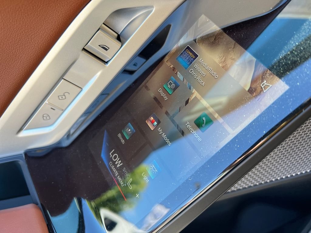 2025 BMW 7 Series 750e - Photo 26