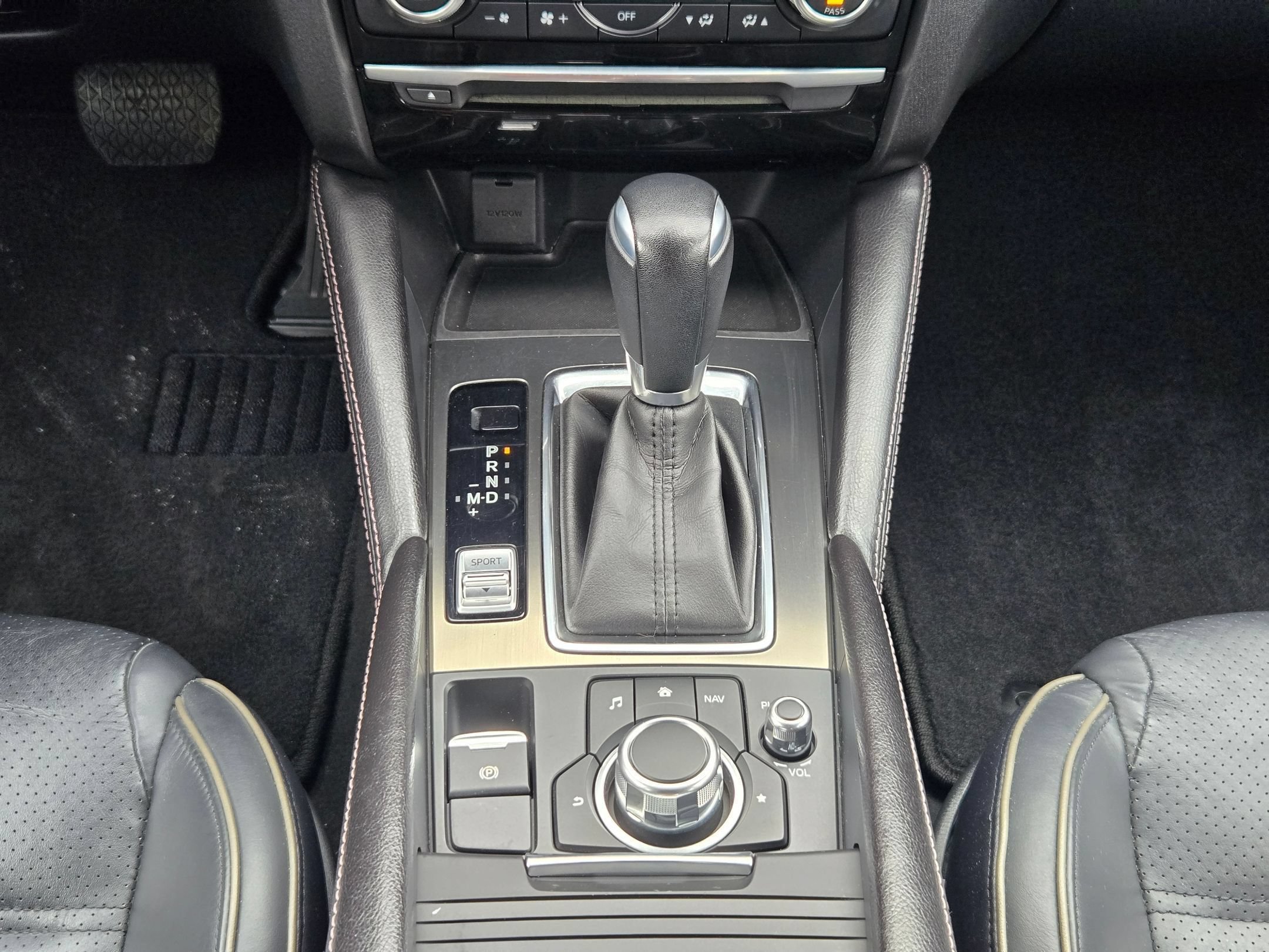 2017 Mazda Mazda6 i Grand Touring - Photo 19