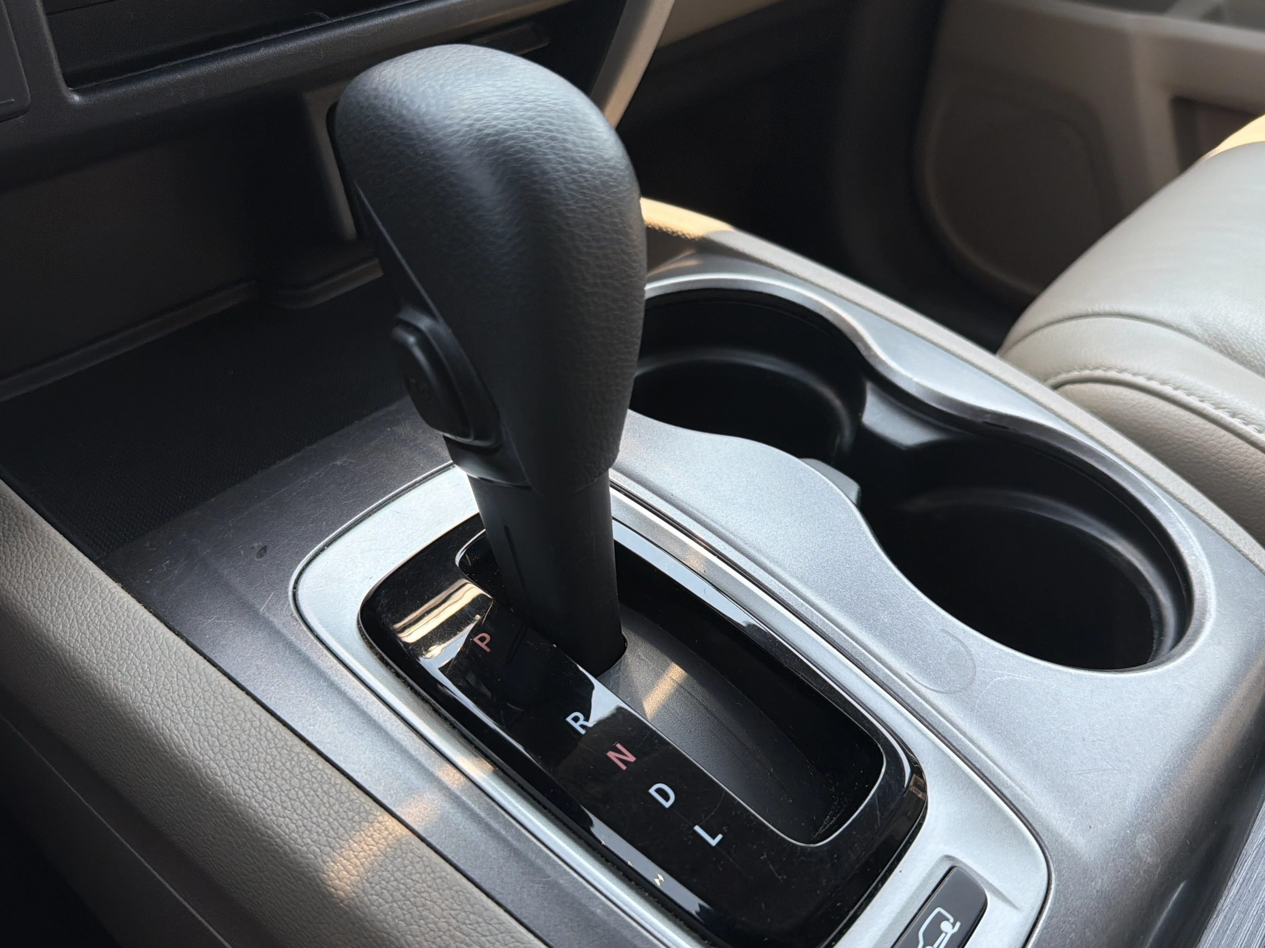 Used 2016 White Honda EX-L image 24