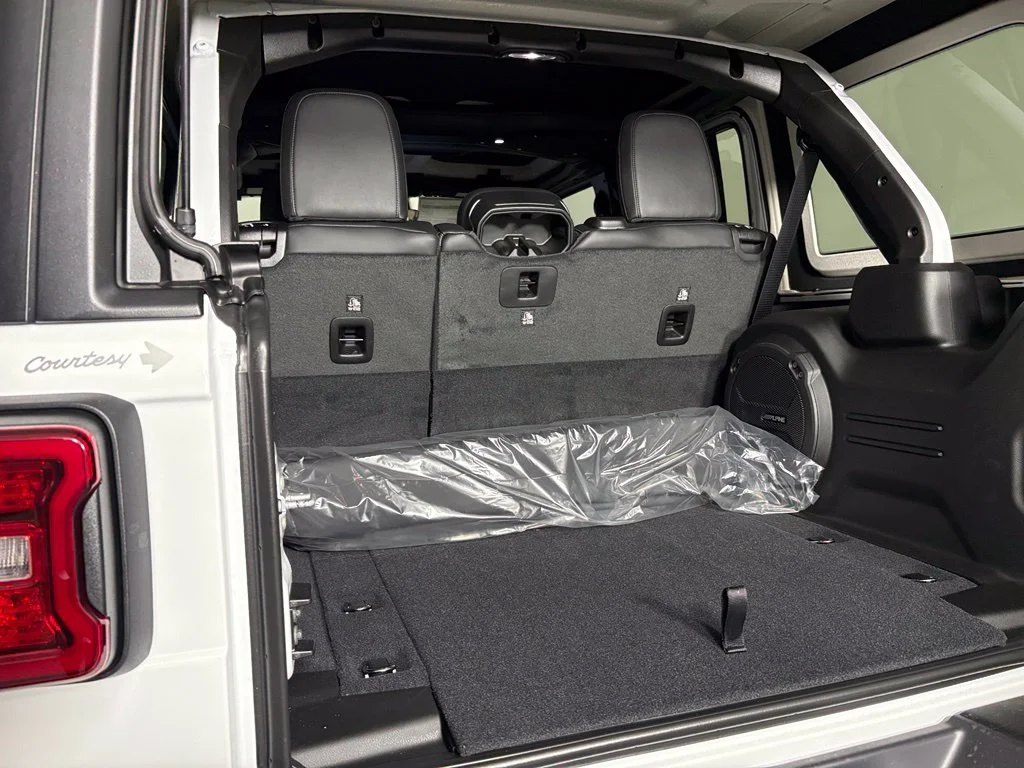 New 2027 White Jeep Willys 392 image 37