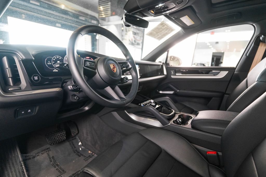 Used 2025 Beige Porsche Base image 4