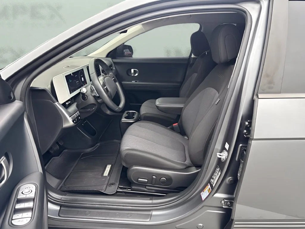 Used 2024 Gray Hyundai SEL image 11