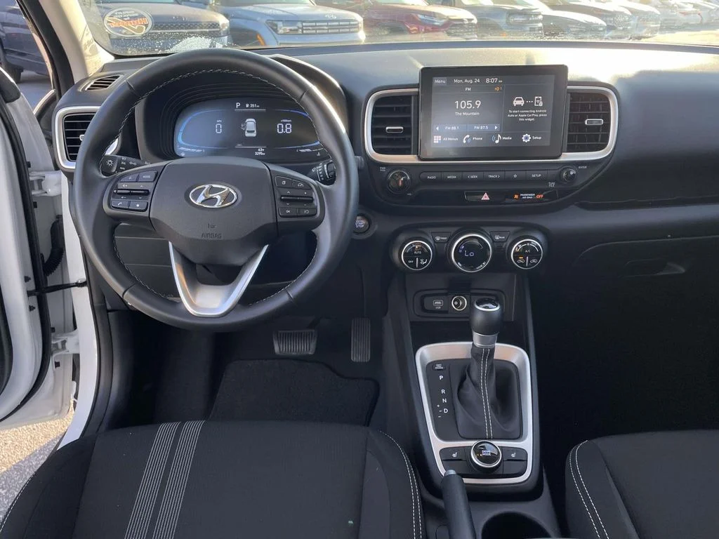 Used 2026 Lunar White Hyundai SEL image 4