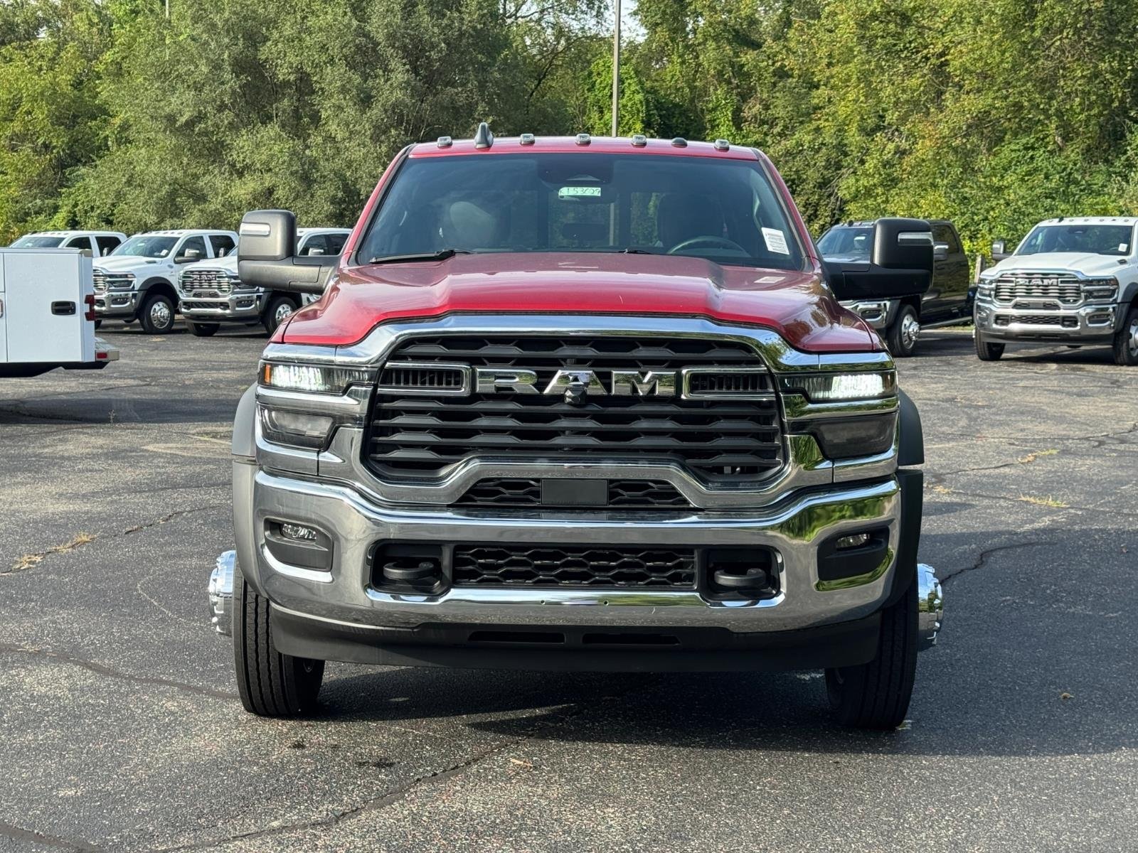 New 2026 Molten Red Pearl-Coat Exterior Paint RAM Tradesman/Big Horn image 2