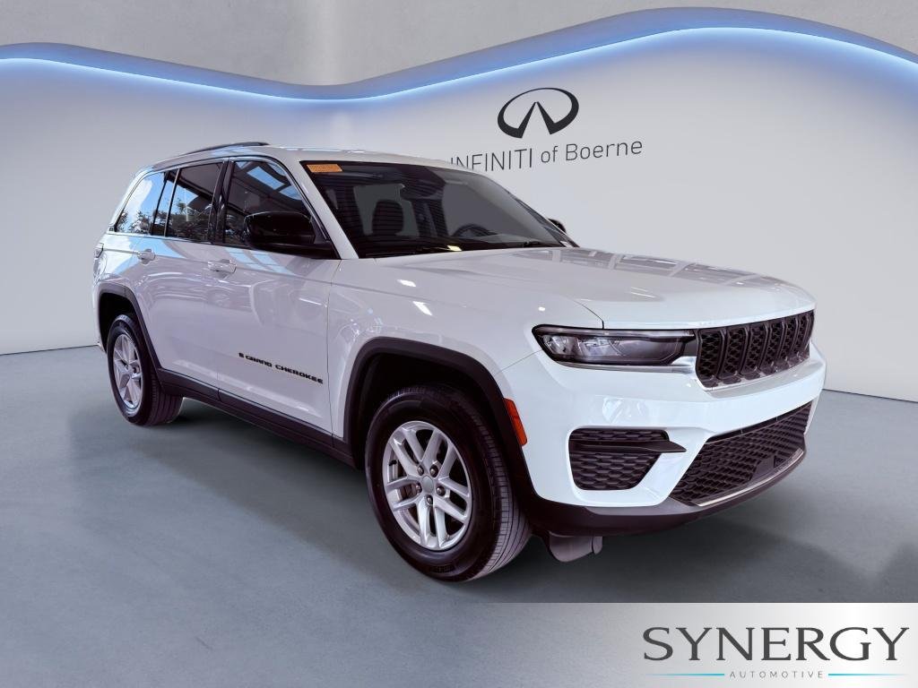 Used 2023 Bright White Clearcoat Jeep Laredo image 6