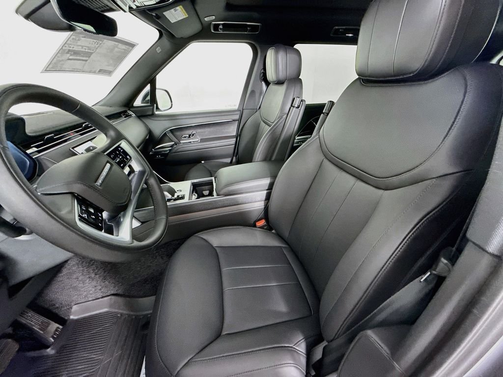 New 2026 Eiger Grey Land Rover SE image 5