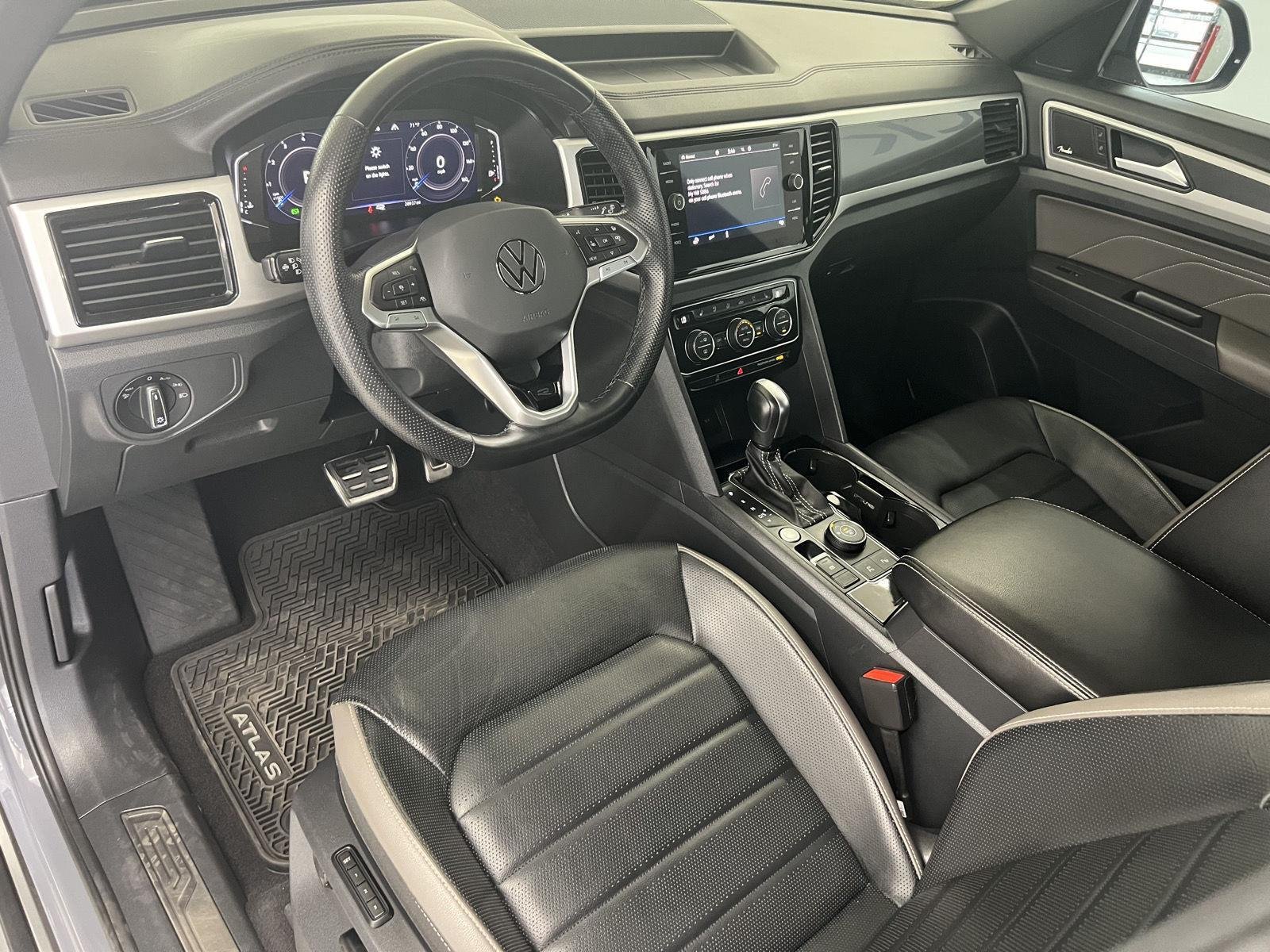 2023 Volkswagen Atlas Cross Sport SEL Premium R-Line - Photo 13