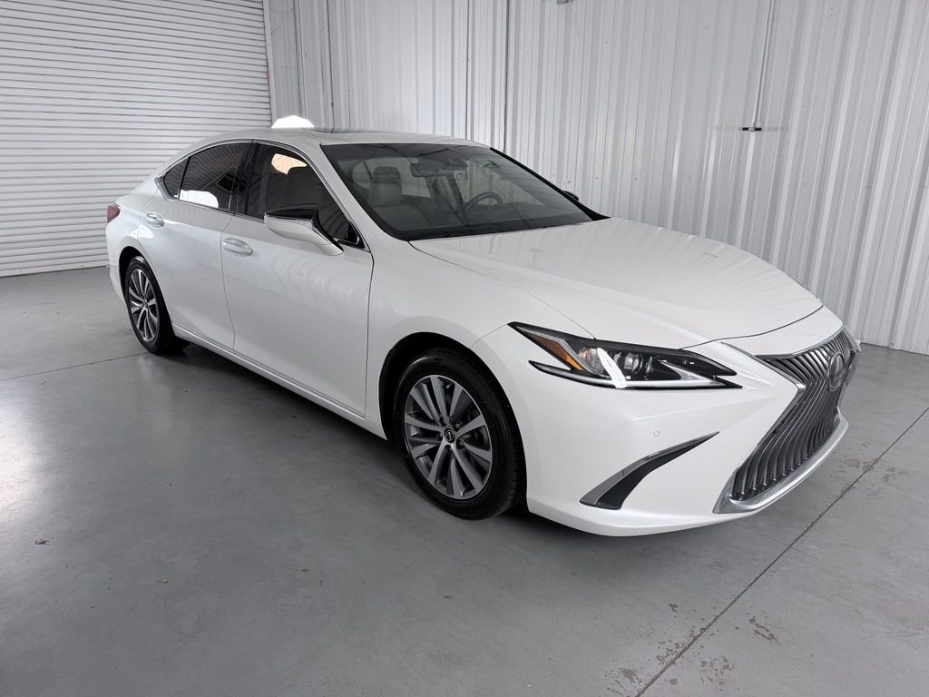 Used 2021 White Lexus 350 image 4