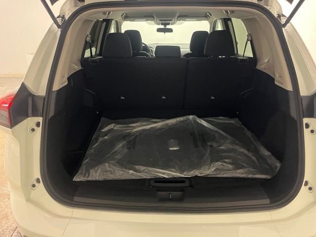 Used 2026 White Nissan S image 28