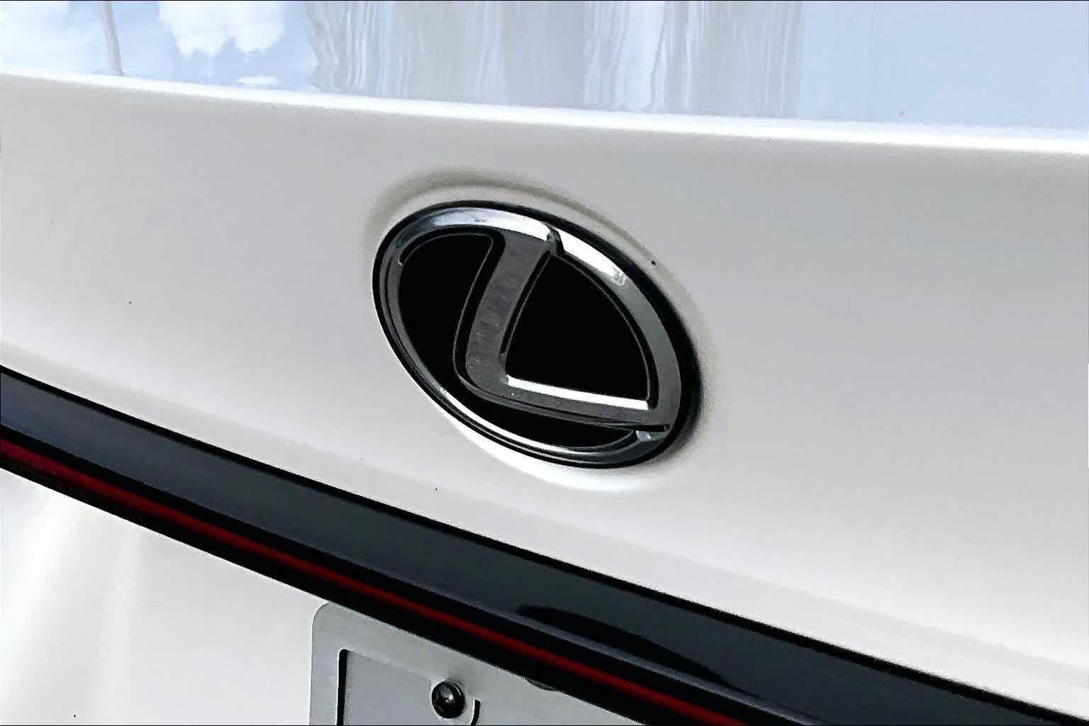 Used 2023 Eminent White Pearl Lexus  image 31