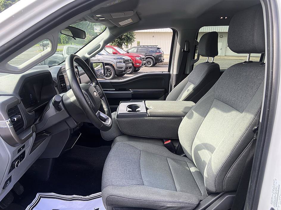 Used 2025 Oxford White Ford XLT image 13